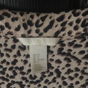 H&M Tops - H&M Size 8 Leopard Flounce Sleeve Blouse H&M Tops - H&M Size 8 Leopard Flounce Sleeve Blouse